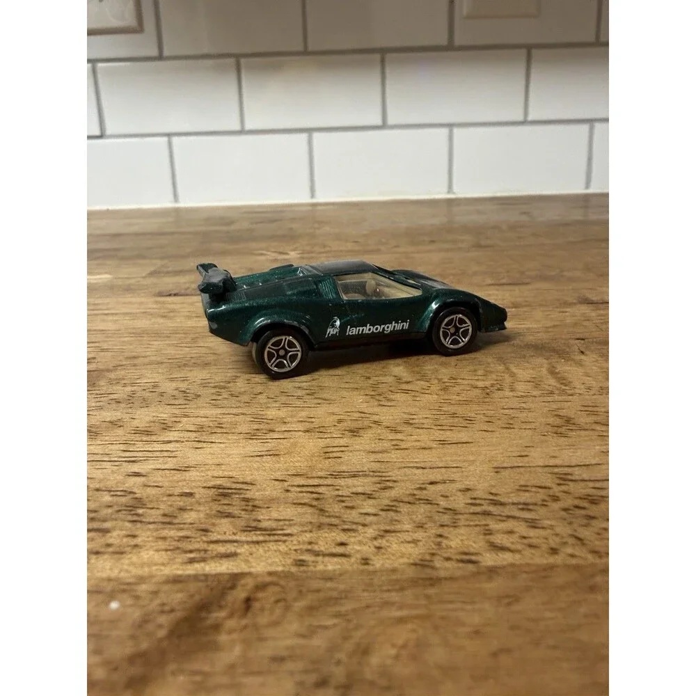 Vintage Matchbox Metallic Green Lamborghini Countach LP 500S 1985
